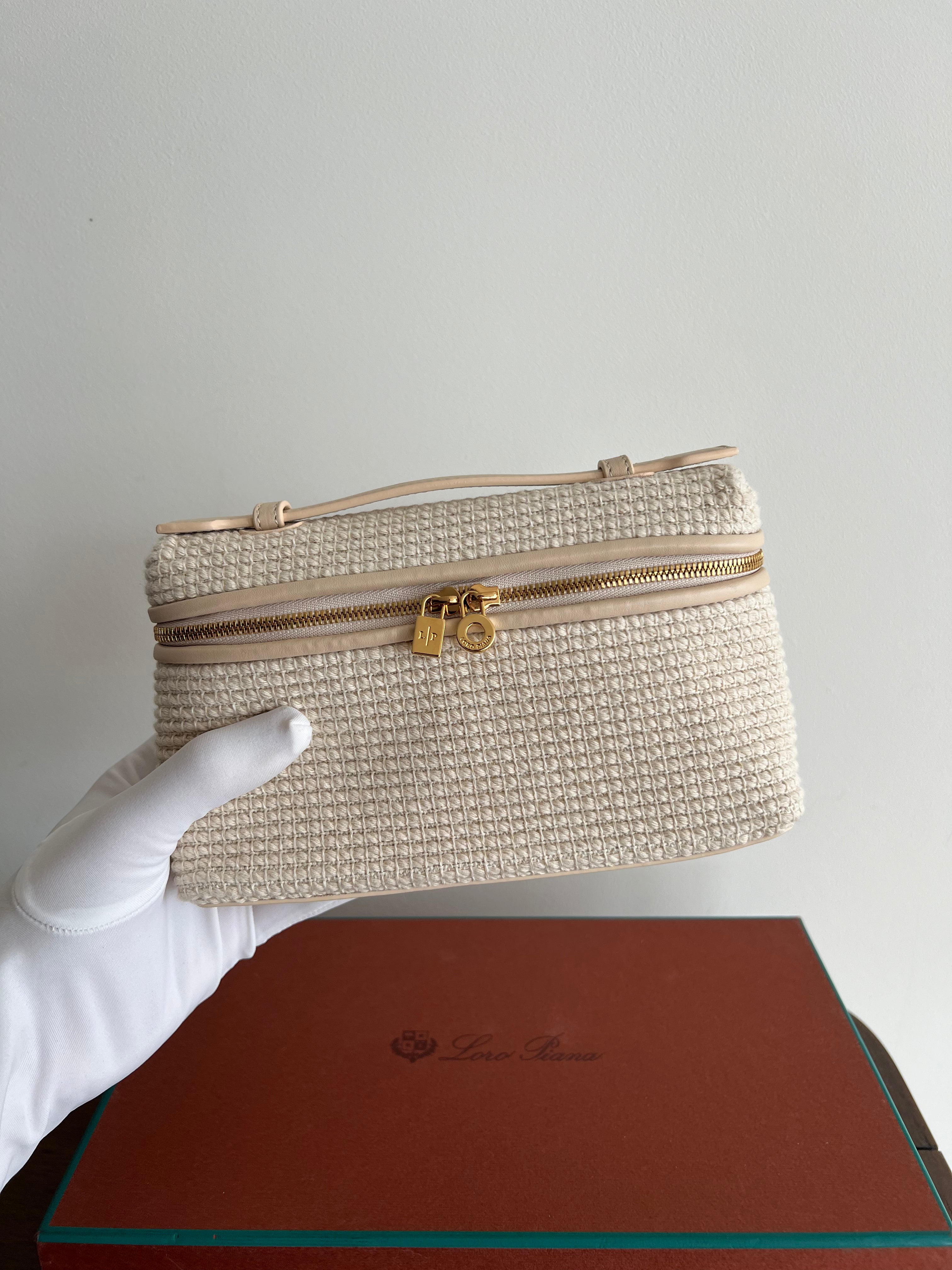 Loro Piana Extra Pocket Pouch L19 (Natural / Lotus Root)