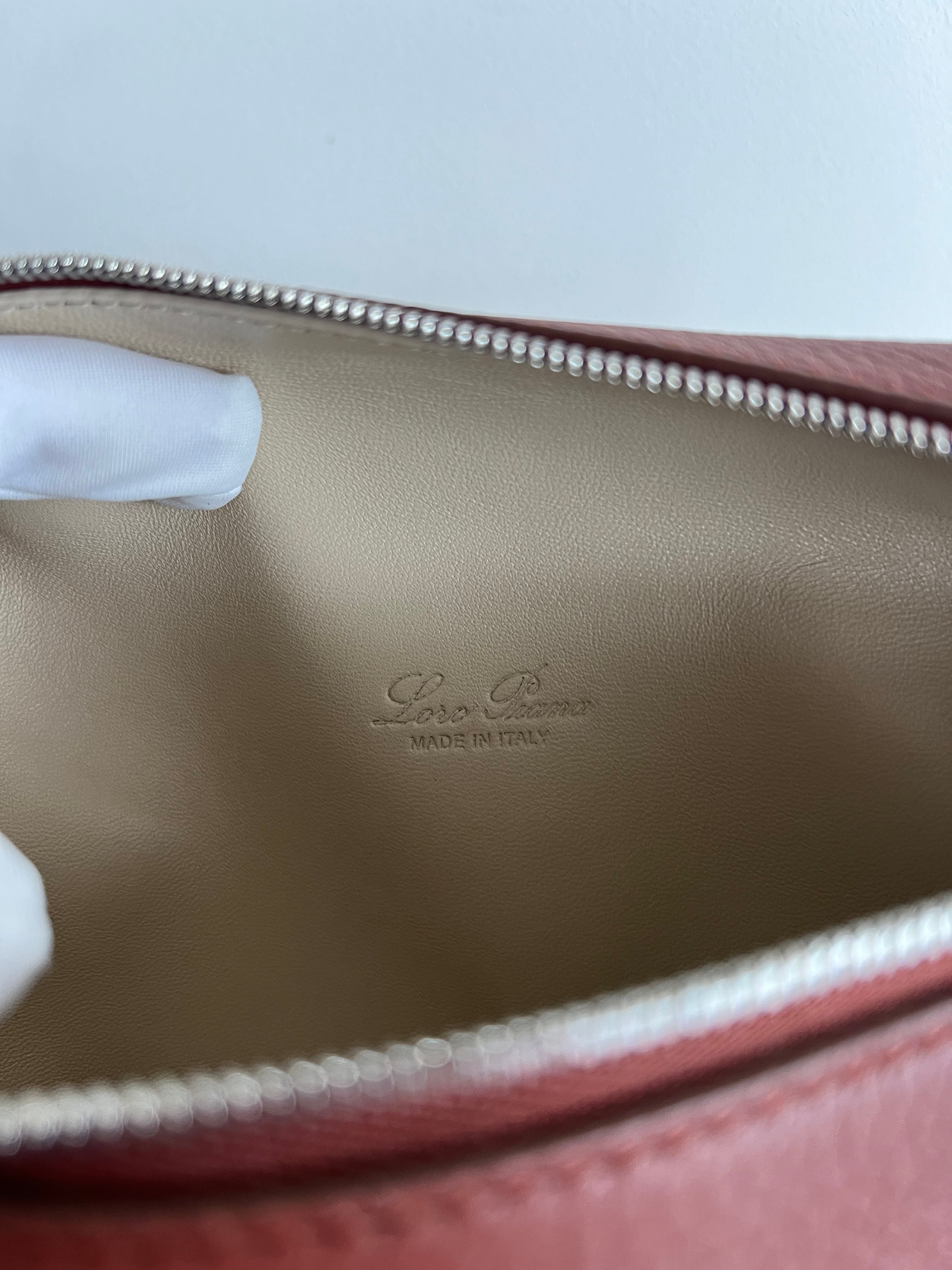 Loro Piana Extra Pocket Pouch L19 (Kummel)