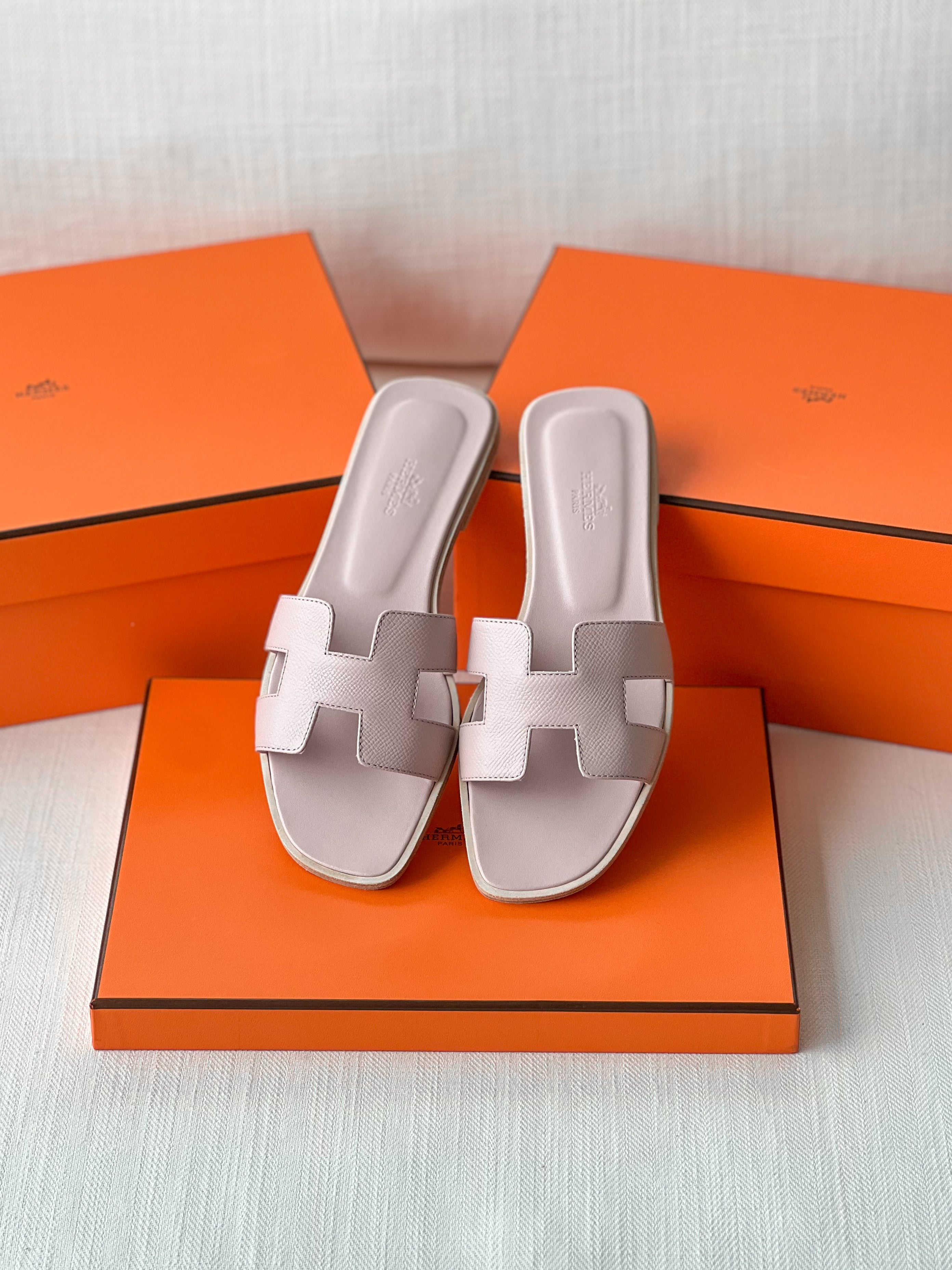 Hermès Oran Sandals (Rose Porcelaine)