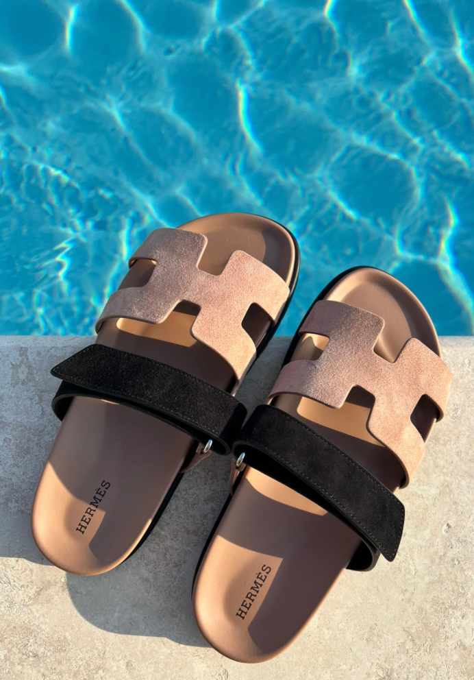 Hermès Chypre Sandals (Rose Perle / Noir)