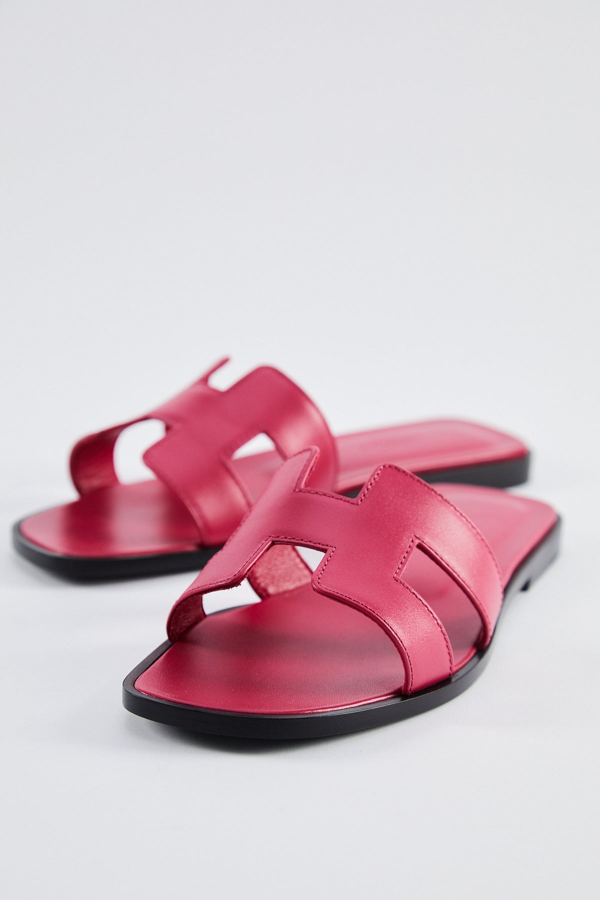 Hermès Oran Sandals (Rose Fuchsia)