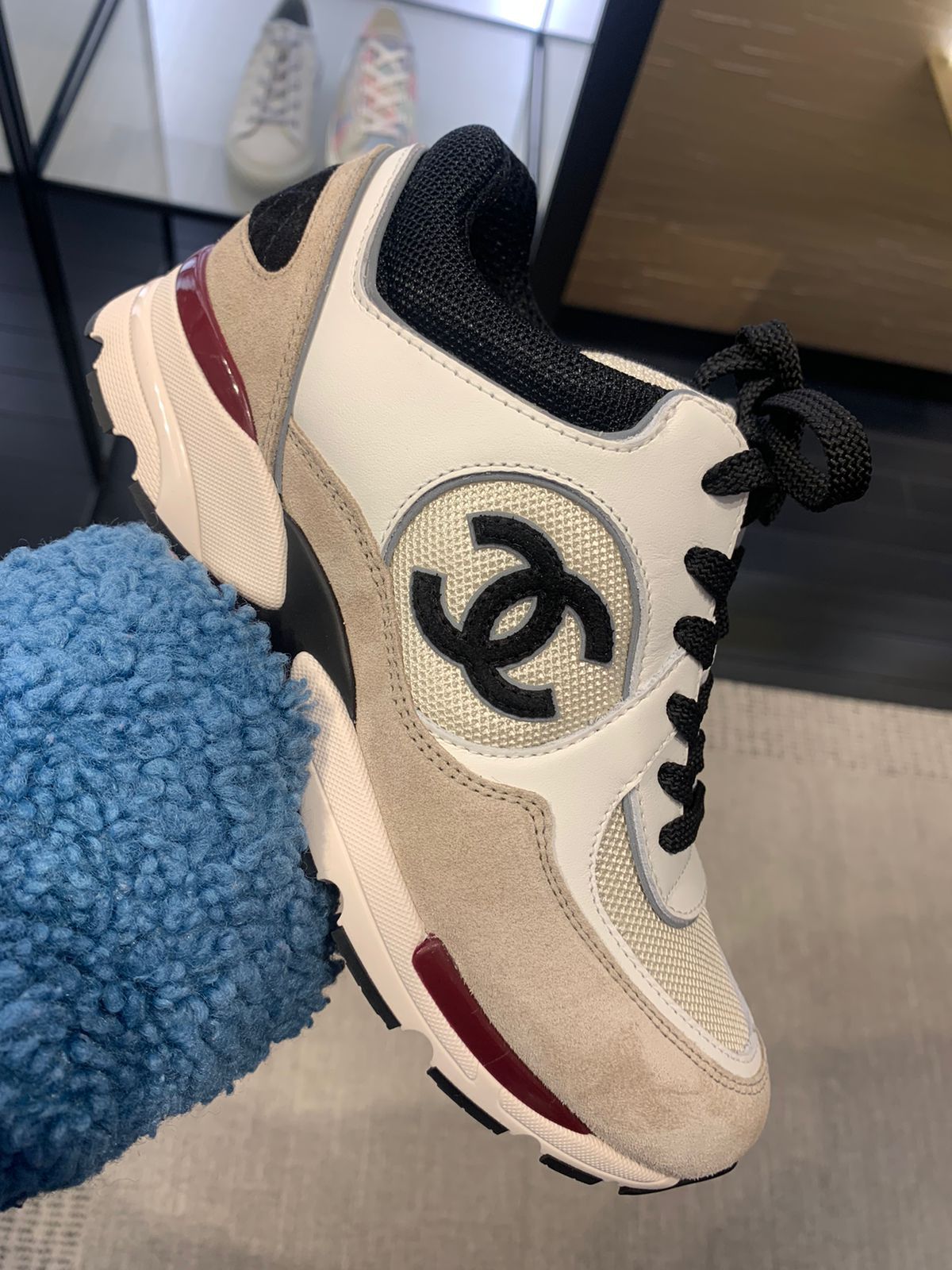 Chanel CC Logo Sneaker Beige/Ivory