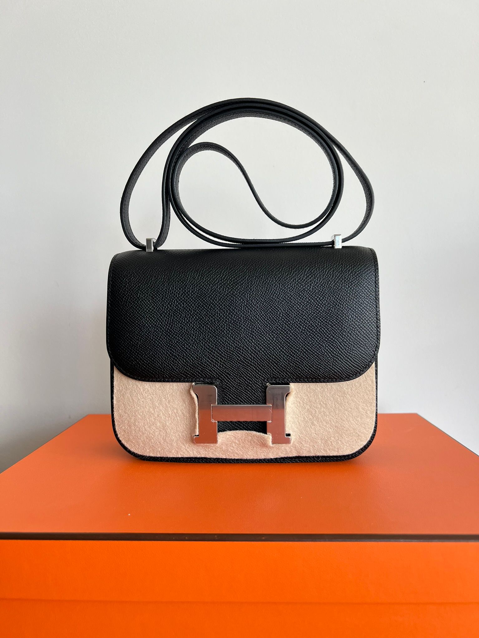 Hermès Constance 18 Black Epsom PHW