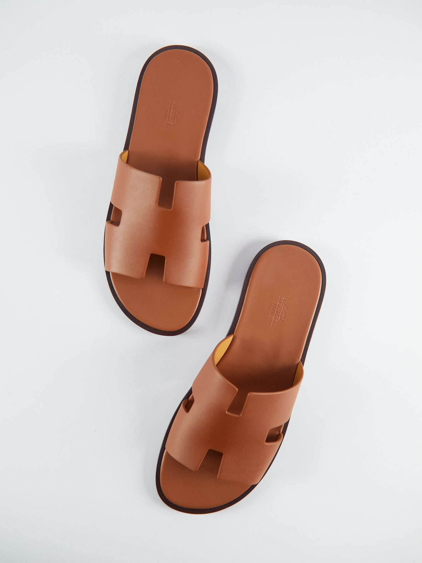 Hermès Izmir Sandals (Gold)