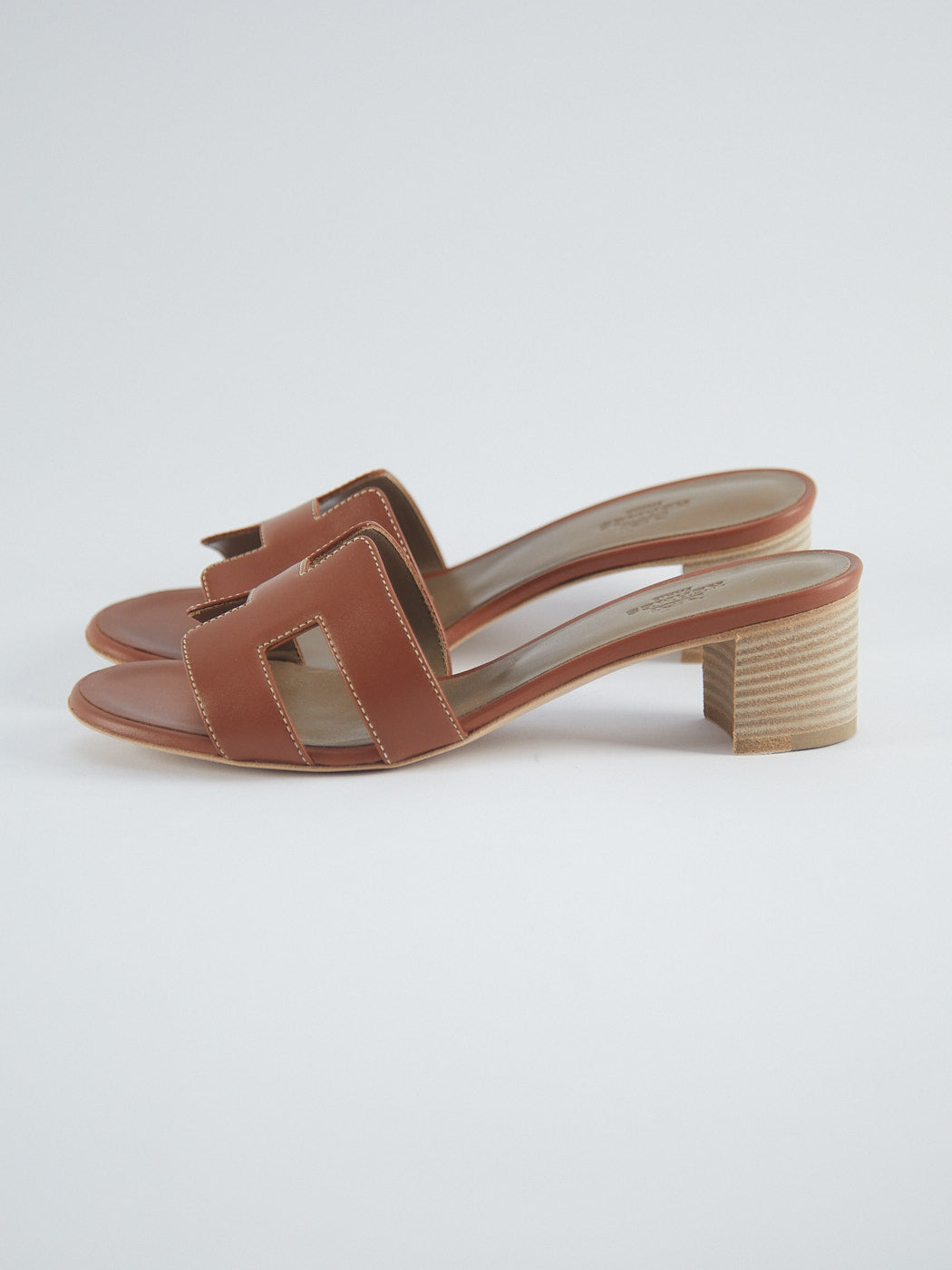 Hermès Oasis Leather Sandals (Gold Piqûres Écrues)