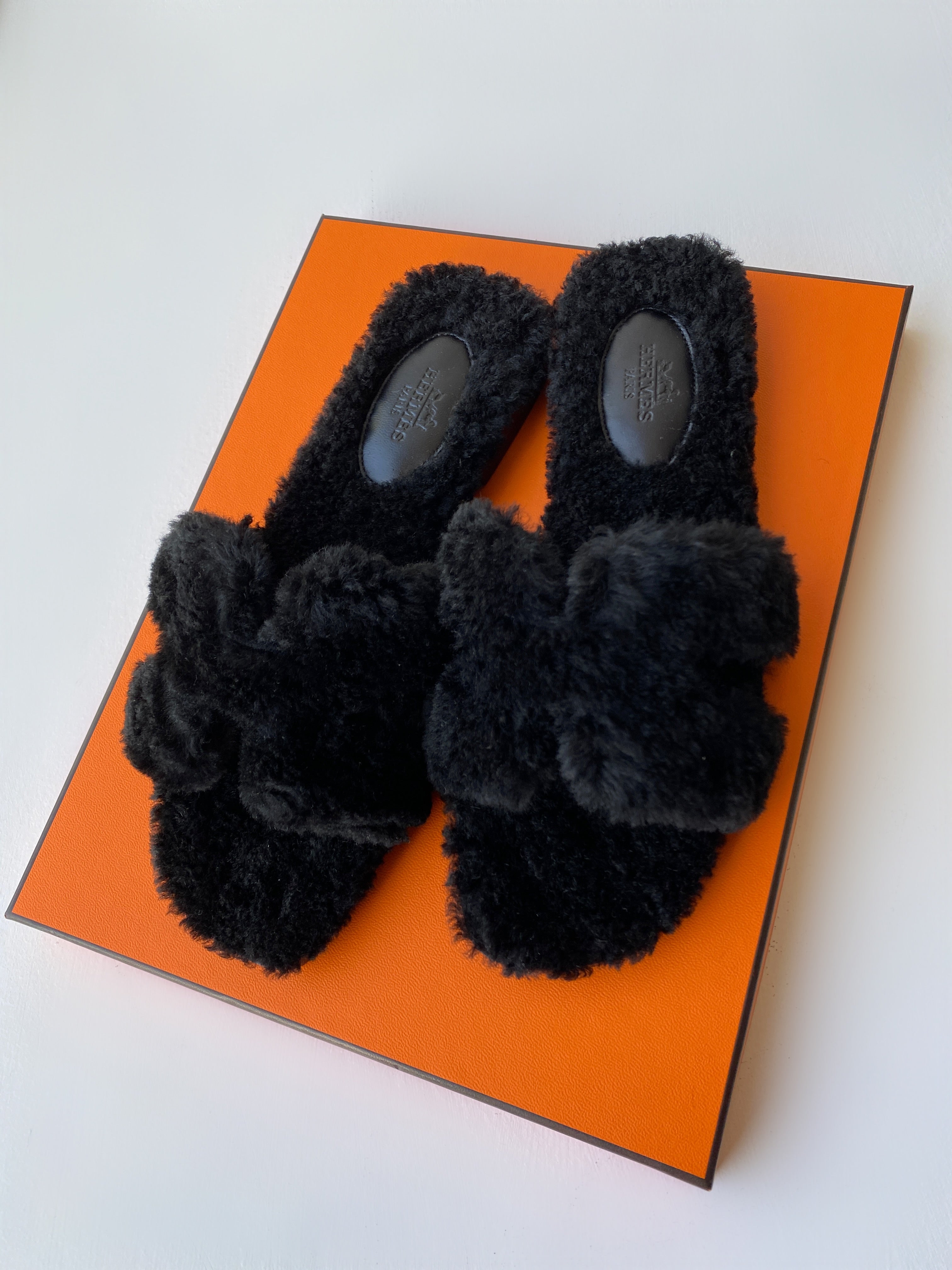 Hermès Shearling Woolskin Oran Sandals (Black)